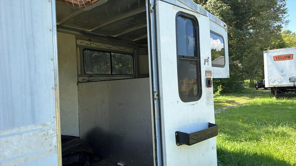 Used Sundowner 4 Horse Trailer