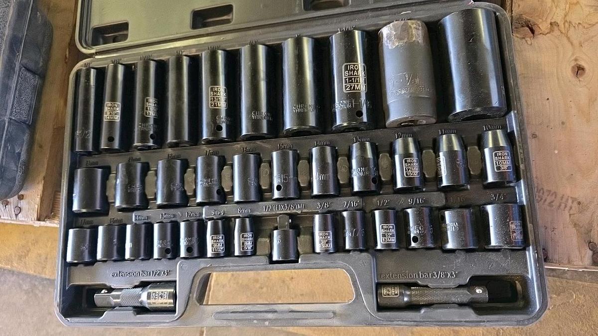 Used Ironshark 38 pc. Duometric Socket