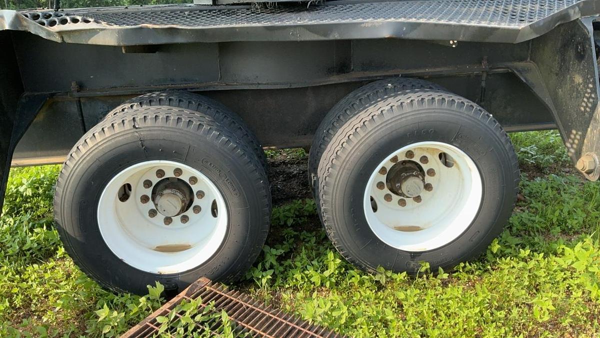 Used 2013 John Deere 437D Knuckleboom