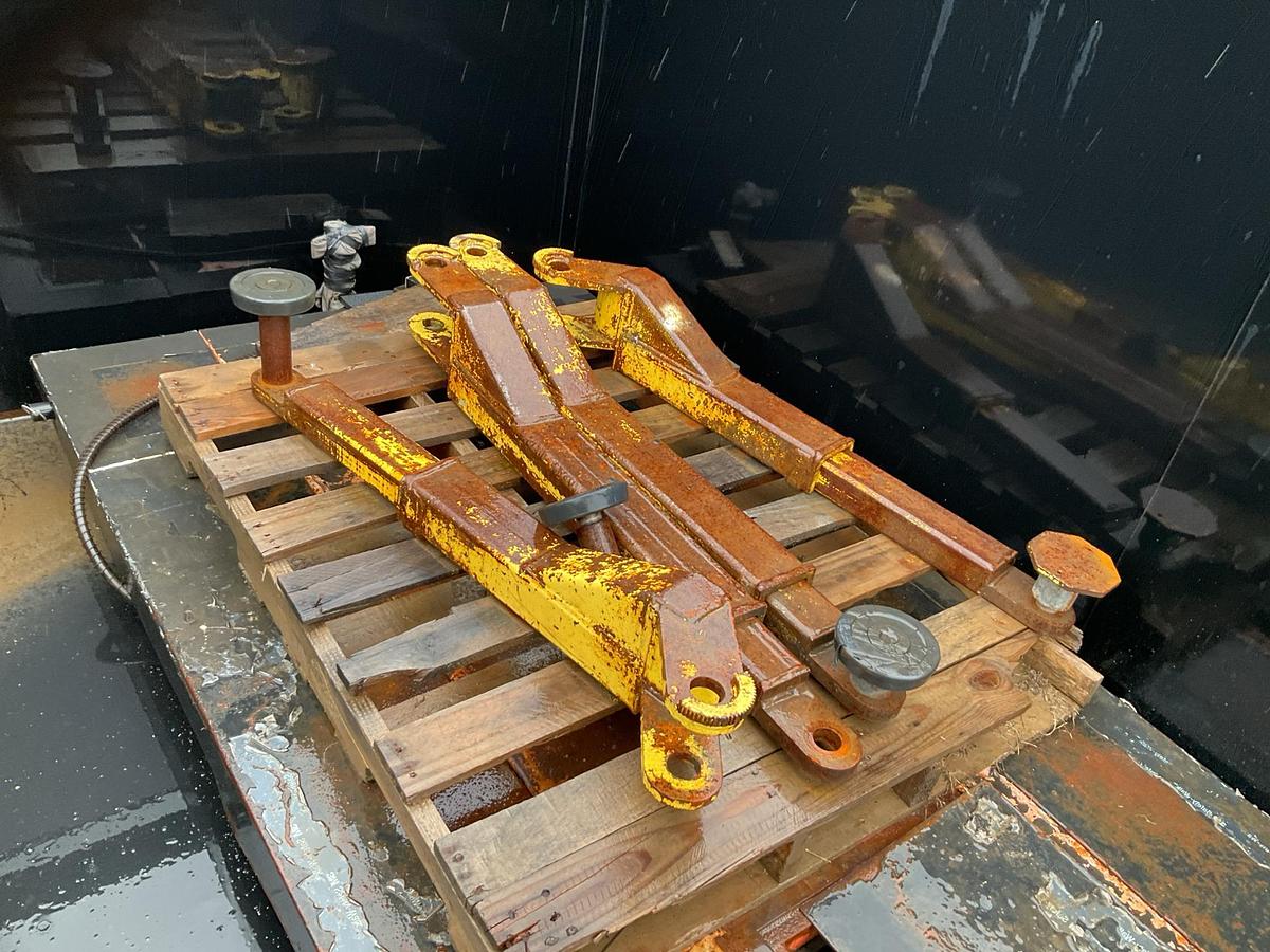 Used Plazza Two Post Car Lift