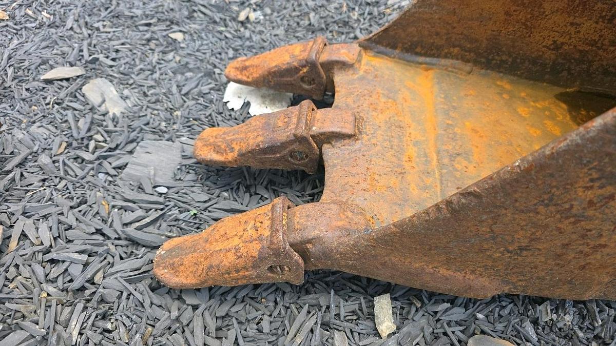 Used Edge 11" Excavator Bucket