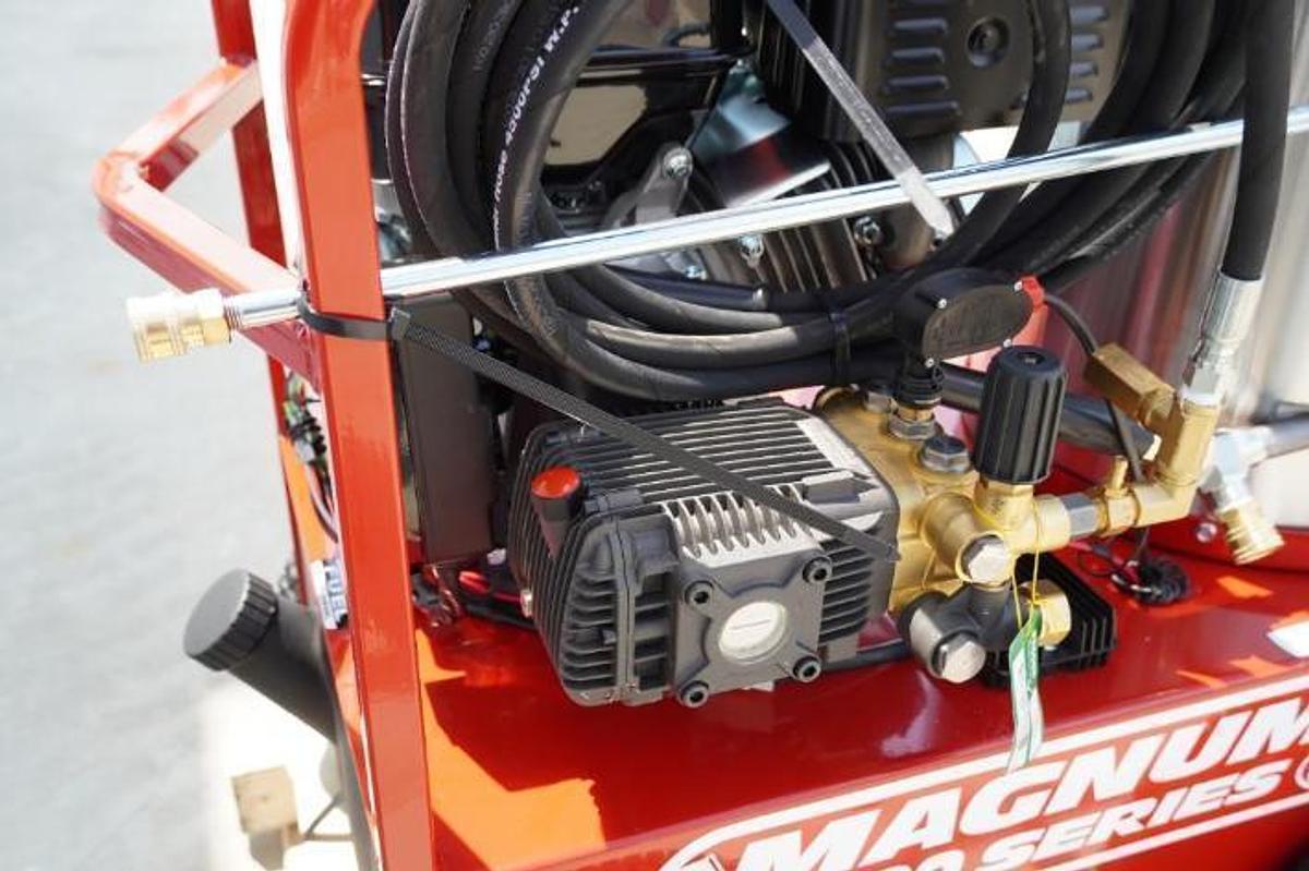 Used Magnum Gold 4000 Series Hot Water Pressure Washer