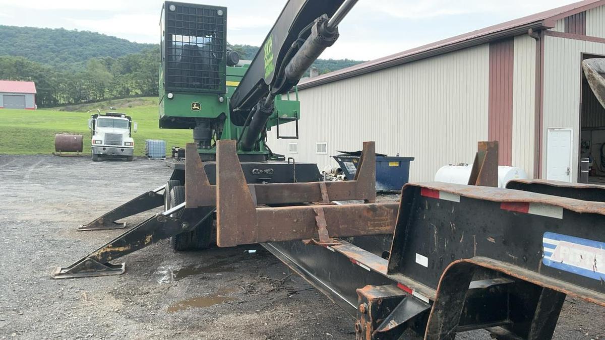 Used 2015 John Deere 335D Knuckleboom