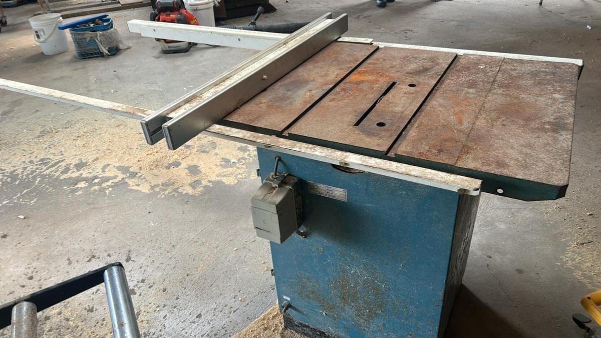 Used 10" Tilting Arbor Elon ENHTB10 Table Saw