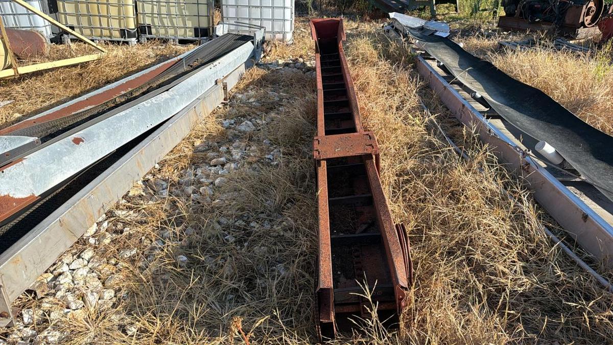 Used Knowles FE10 Single Chain Paddle Conveyor
