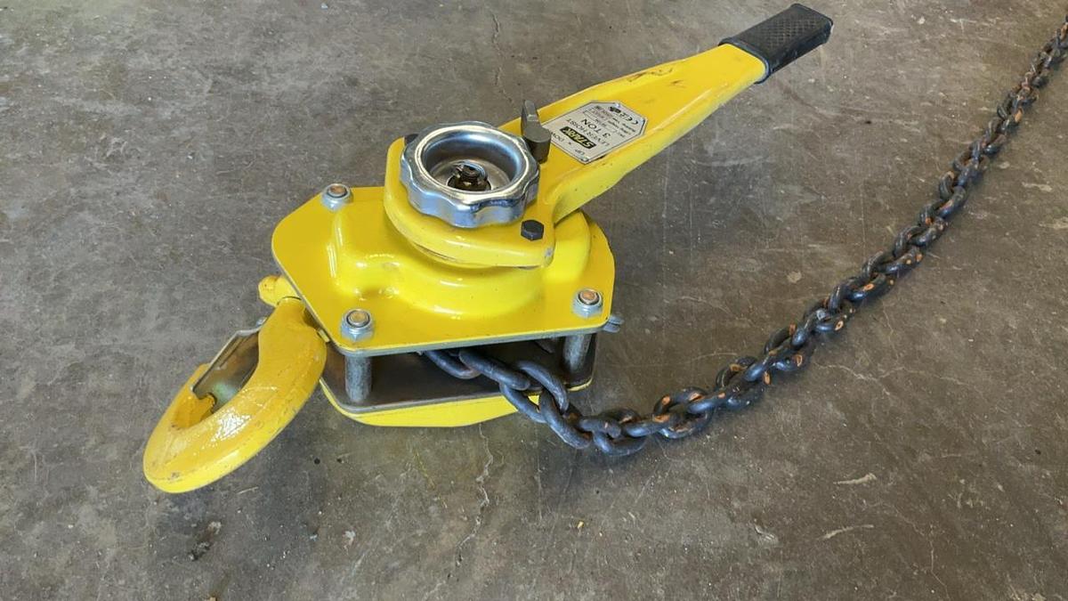 Used Stark Chain Hoist