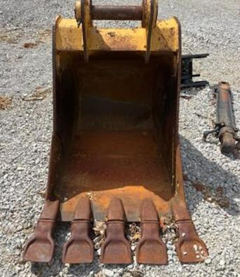 Used 245G John Deere Excavator Attacments
