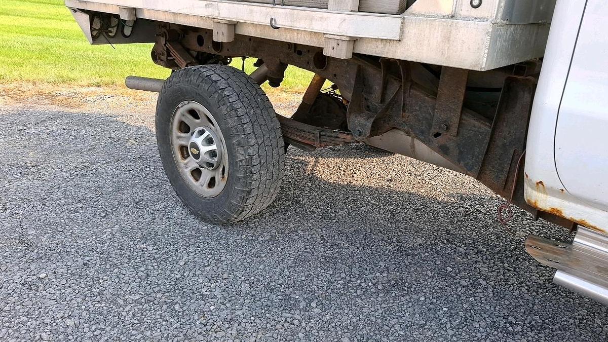 Used 2015 Chevrolet 2500 Flatbed Truck