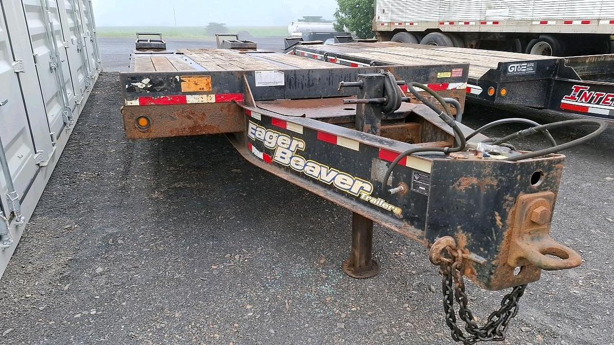 Used 2016 Eager Beaver 20 XPT Equipment Trailer