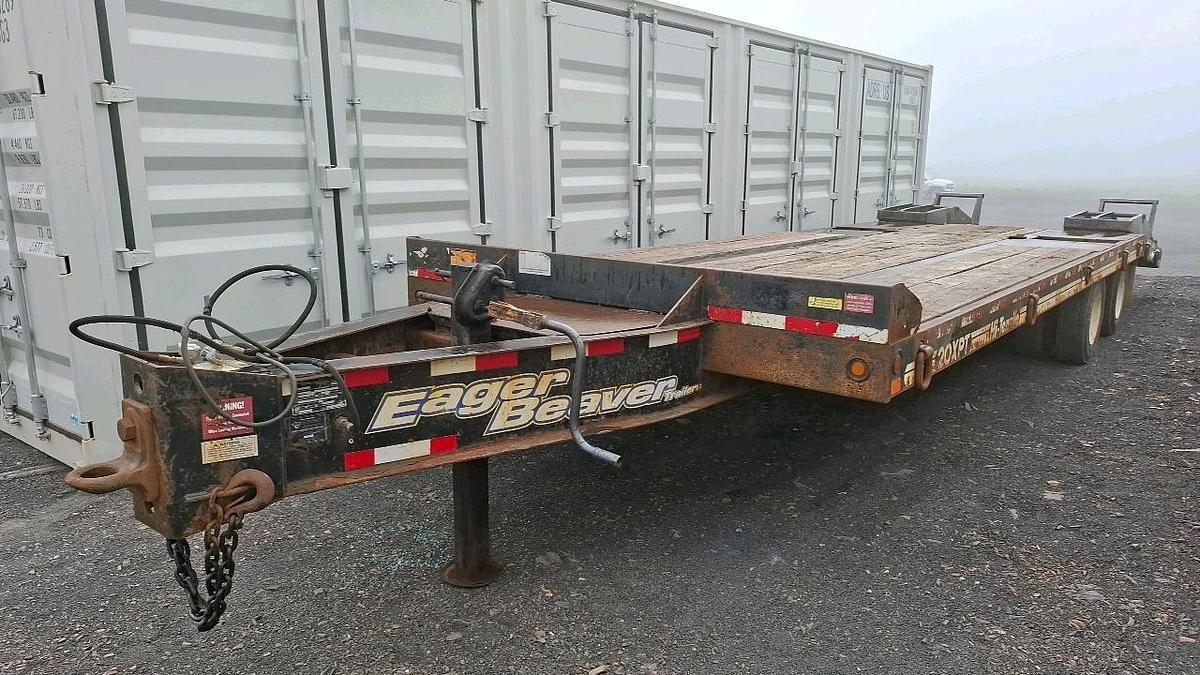 Used 2016 Eager Beaver 20 XPT Equipment Trailer