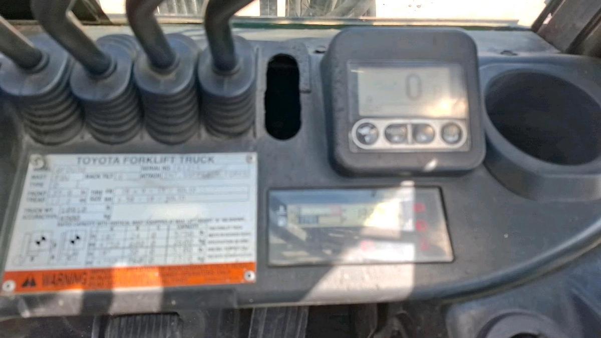 Used Toyota 8FDU30 Forklift