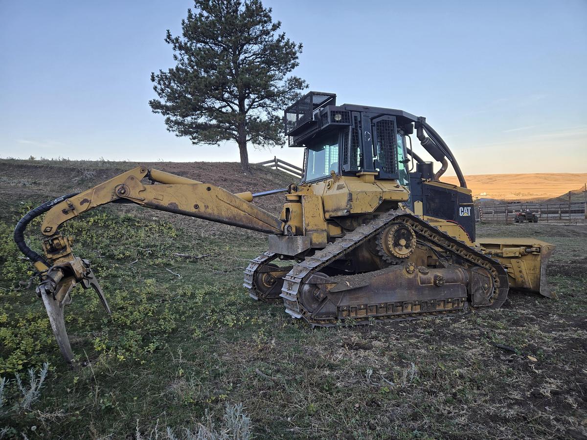Used 517 CAT Grapple Track Skidder