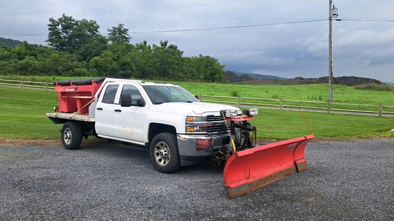 Used 2015 Chevy 2500 Flatbed Truck