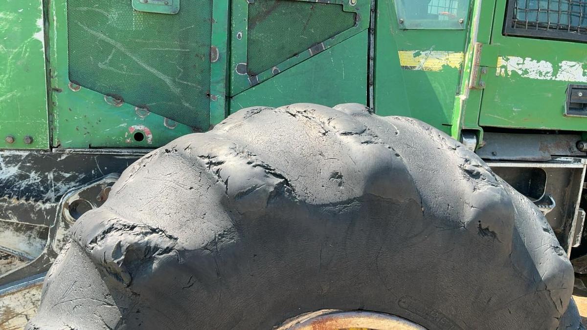 Used 2010 John Deere 548GIII Grapple Skidder