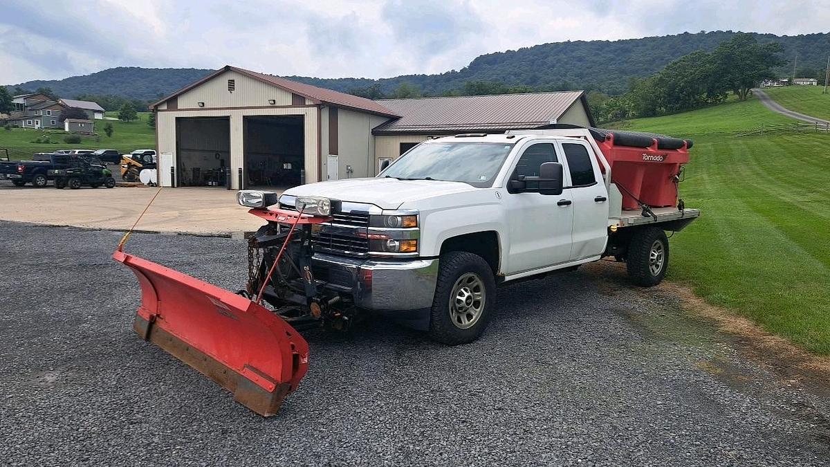 Used 2015 Chevy 2500 Flatbed Truck