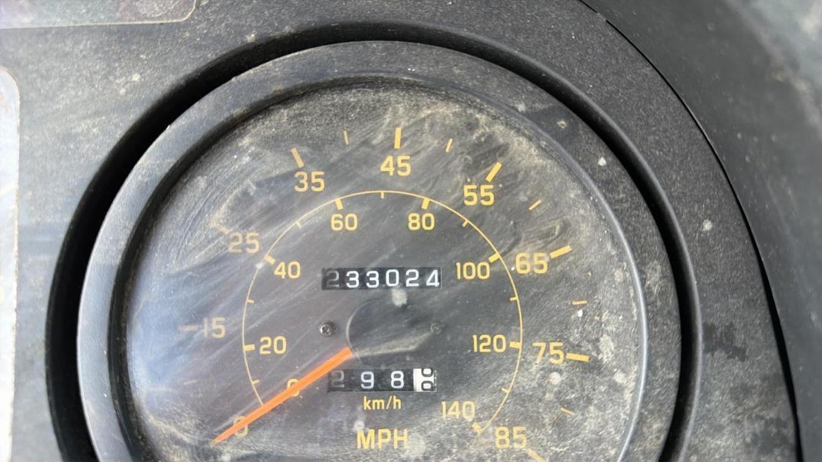 Used 2002 GMC T7500 Snub Nose Truck