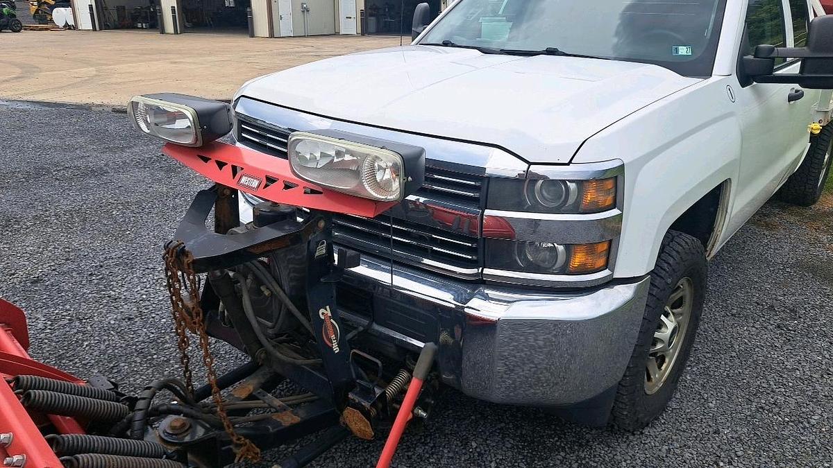 Used 2015 Chevy 2500 Flatbed Truck