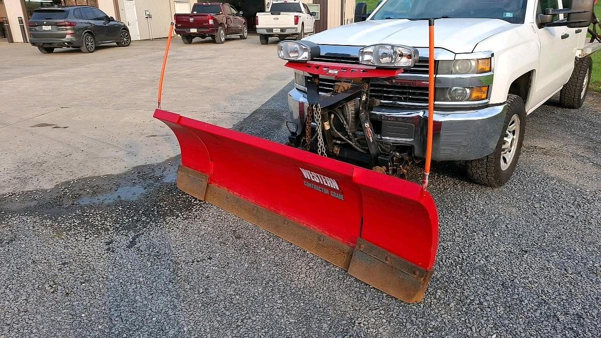 Used 2015 Chevrolet 2500 Flatbed Truck