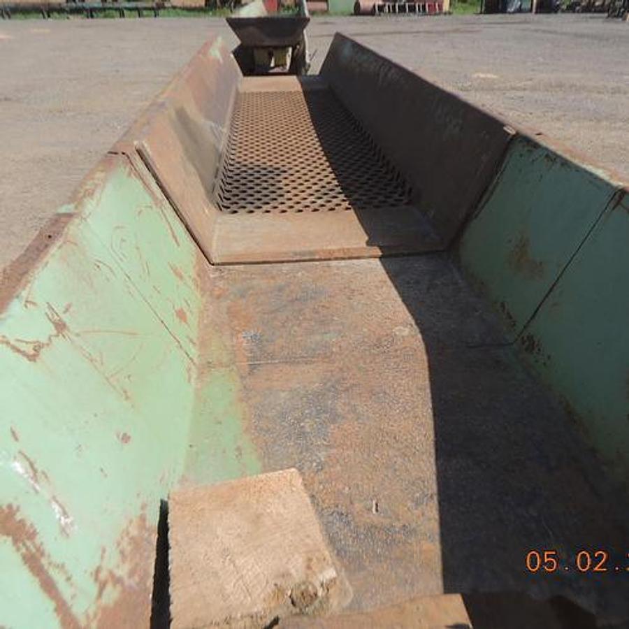 Used Vibrating Conveyor
