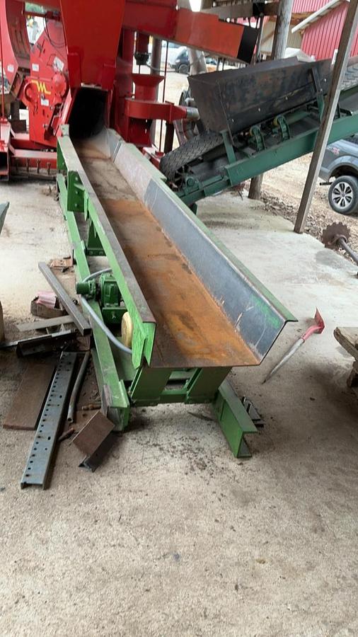 Used Precision Husky 16FT Vibrating Conveyor