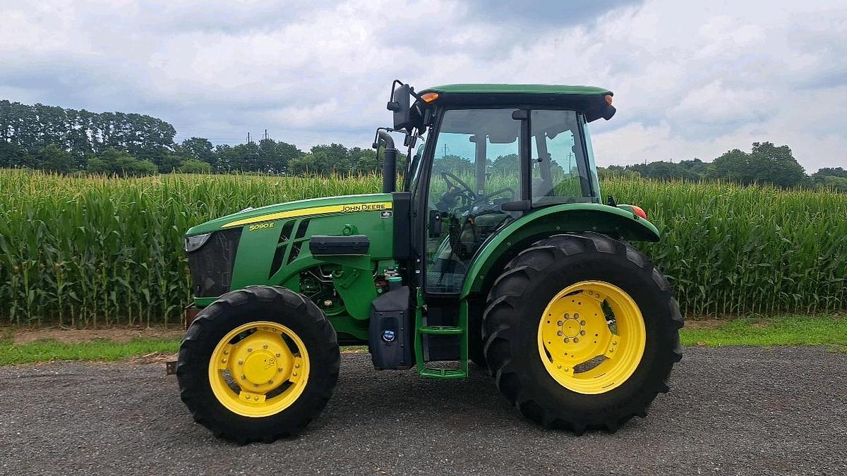 Used 2019 John Deere 5090E Tractor