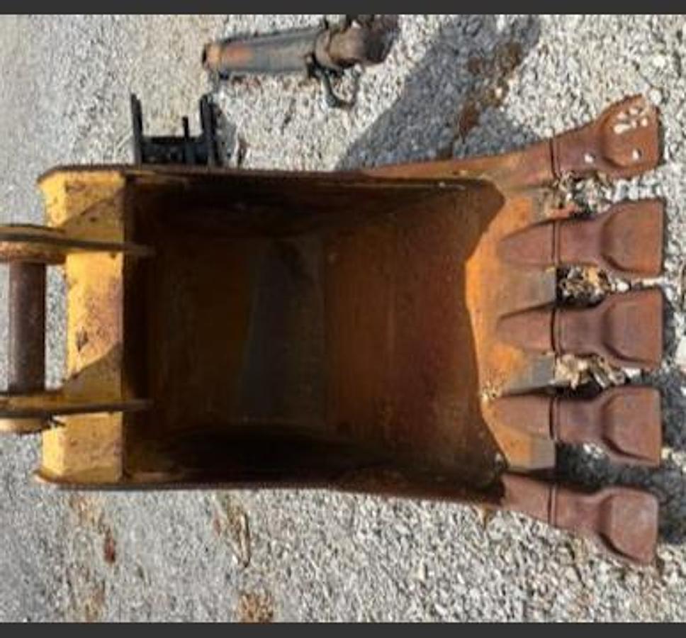 Used 245G John Deere Excavator Attacments
