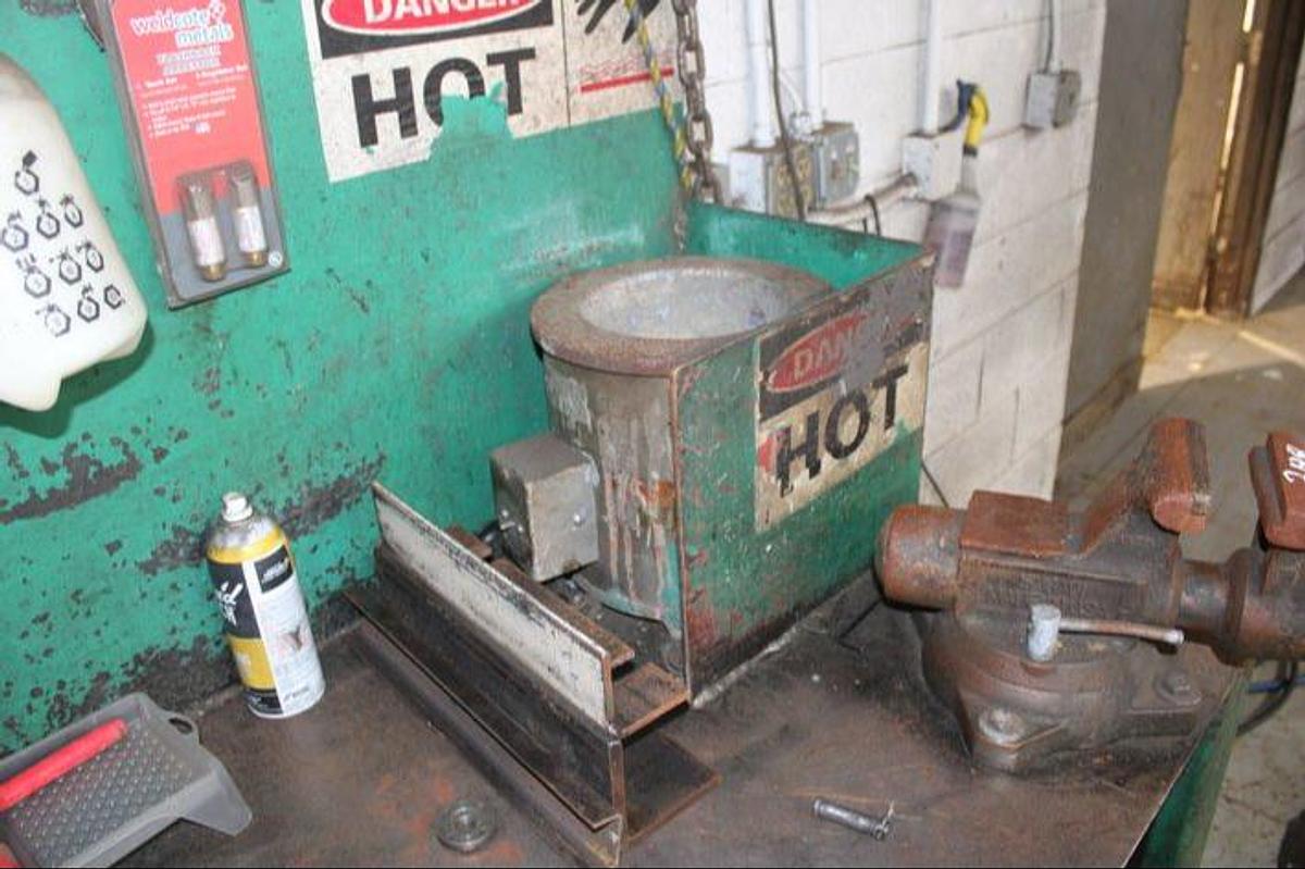 Used Babbit Melting Pot