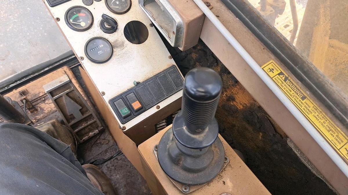 Used 1989 Caterpillar 211 Excavator