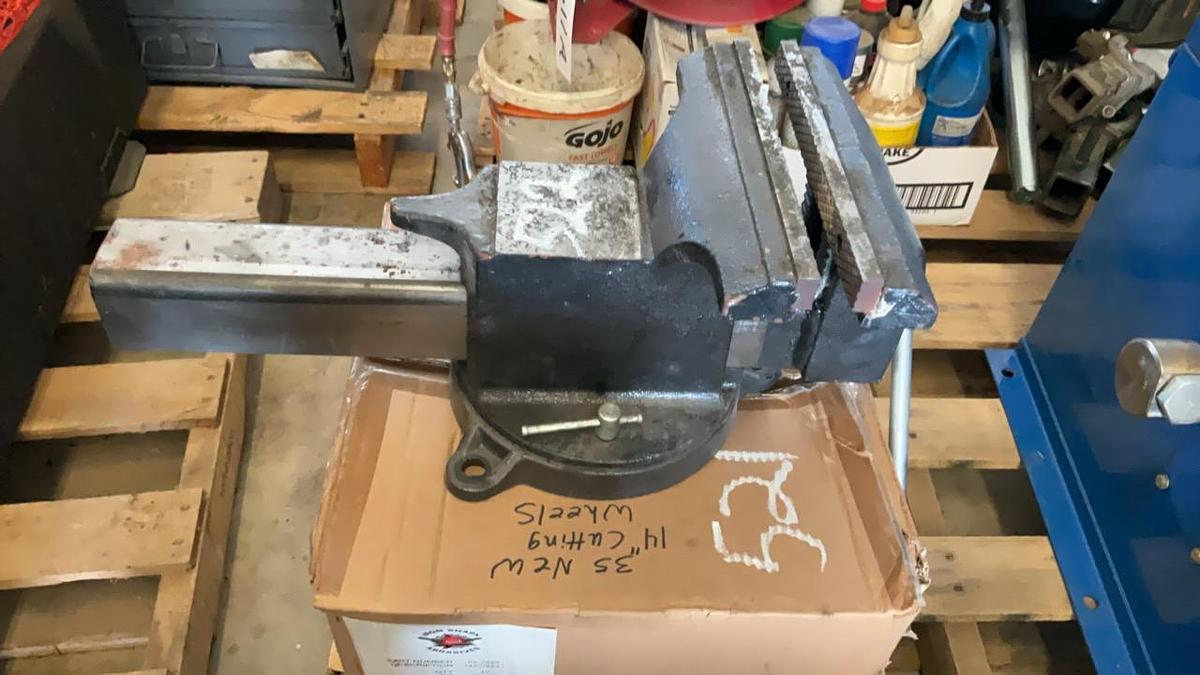 Used HIT 10” Bench Vise