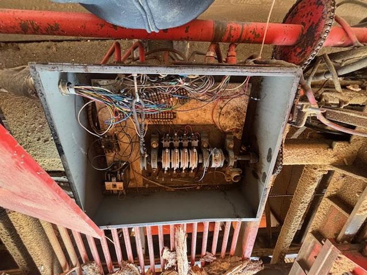 Used A Complete Morbark Circle Mill