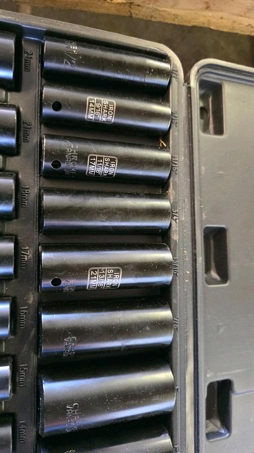 Used Ironshark 38 pc. Duometric Socket
