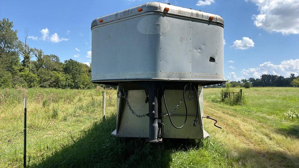Used Sundowner 4 Horse Trailer