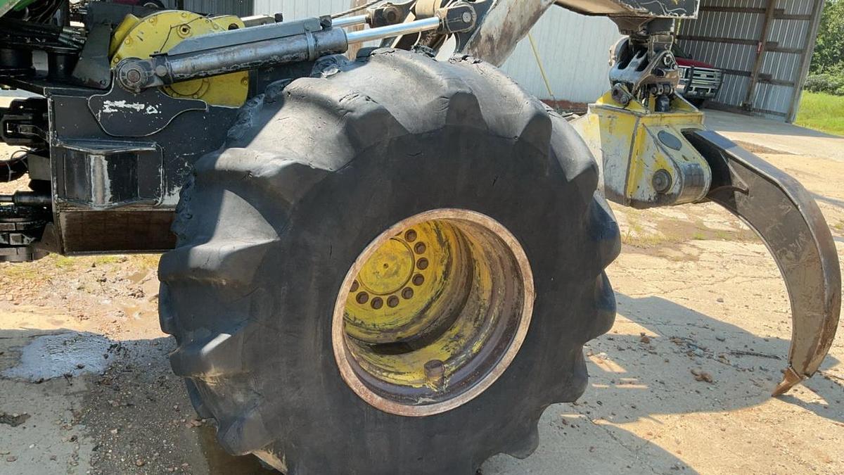 Used 2010 John Deere 548GIII Grapple Skidder