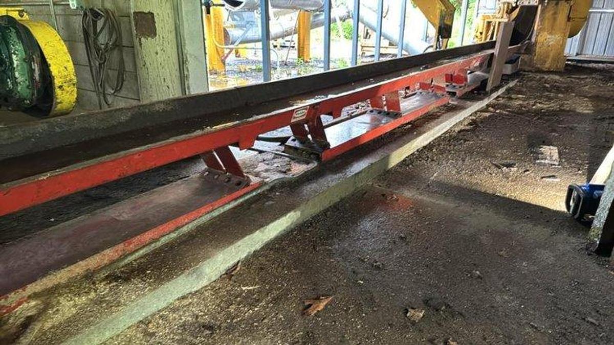 Used Vibrating Conveyor