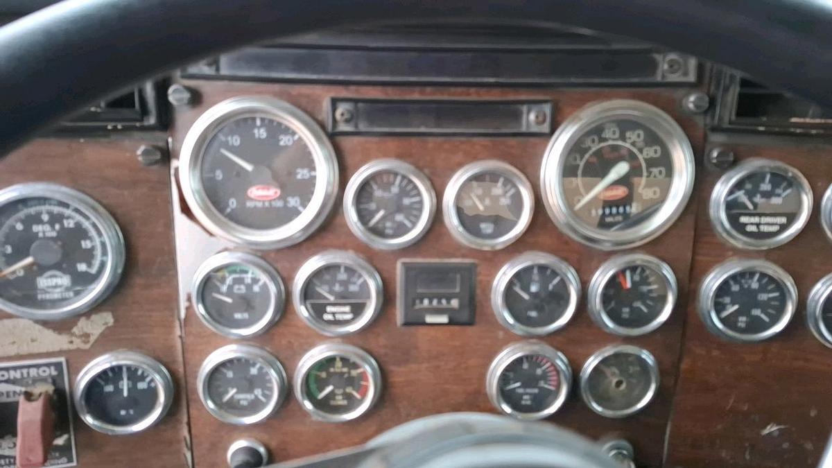 Used 1991 Peterbilt 379 Semi
