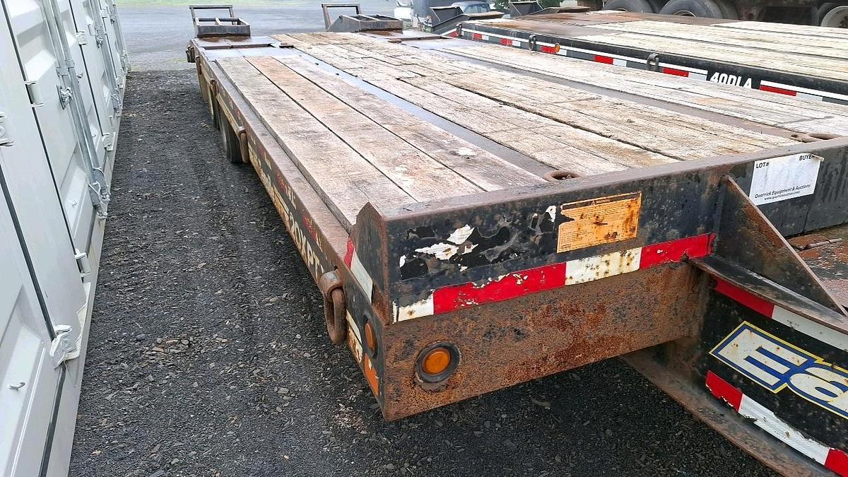 Used 2016 Eager Beaver 20 XPT Equipment Trailer