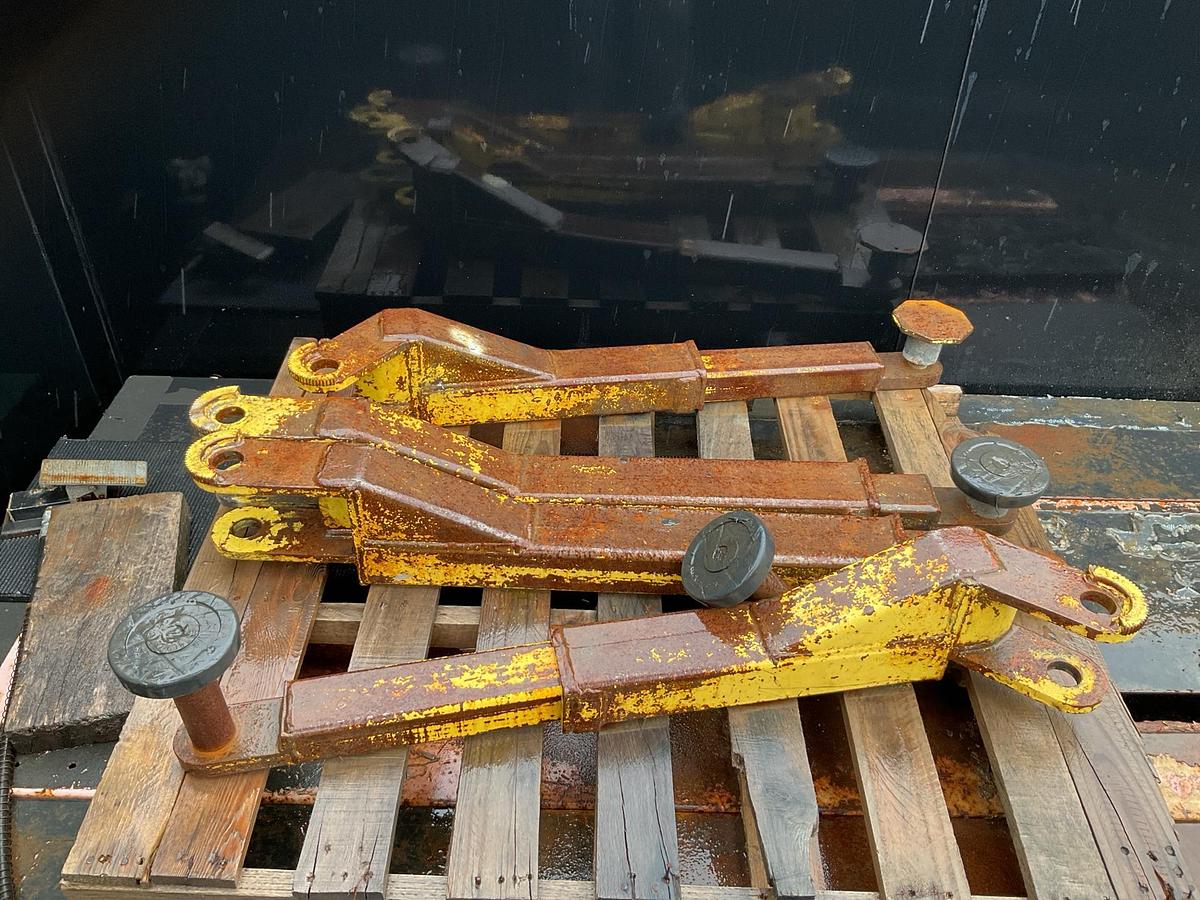 Used Plazza Two Post Car Lift