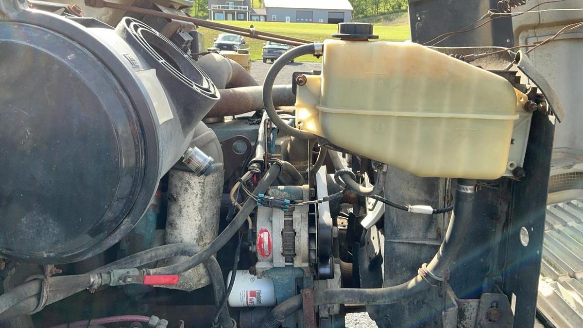 Used 1997 International Navistar 4700 4x2 Box Truck