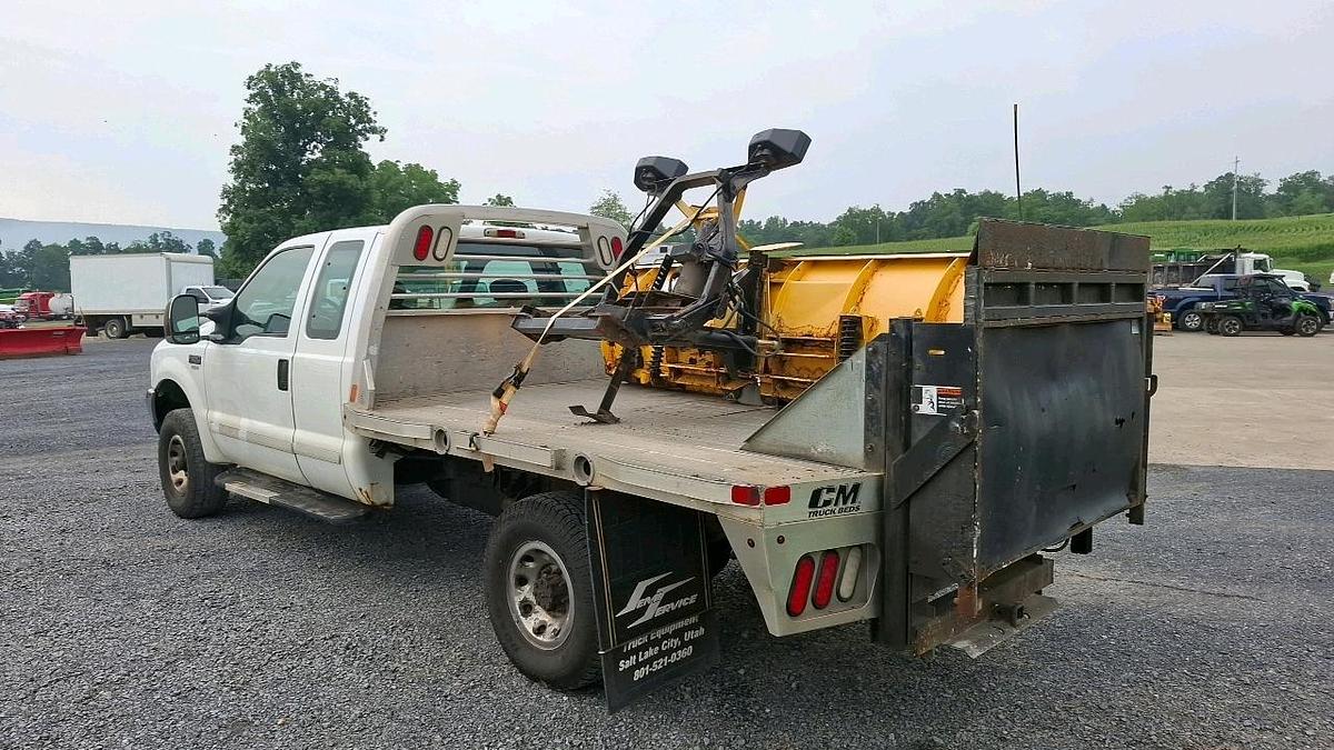 Used 2003 Ford F250 Flatbed Truck