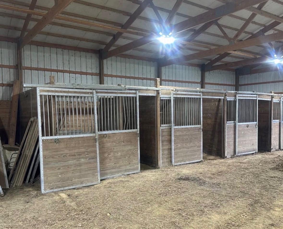 Used Box Stalls