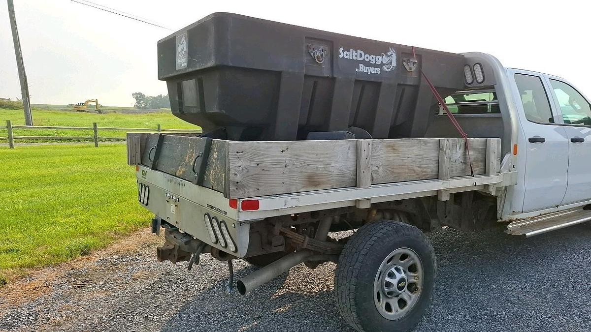 Used 2015 Chevrolet 2500 Flatbed Truck