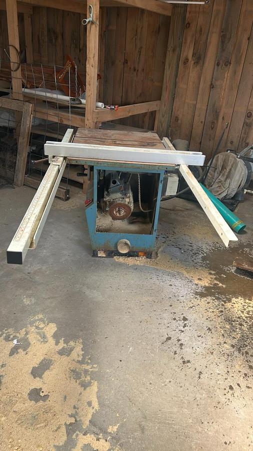 Used 10" Tilting Arbor Elon ENHTB10 Table Saw