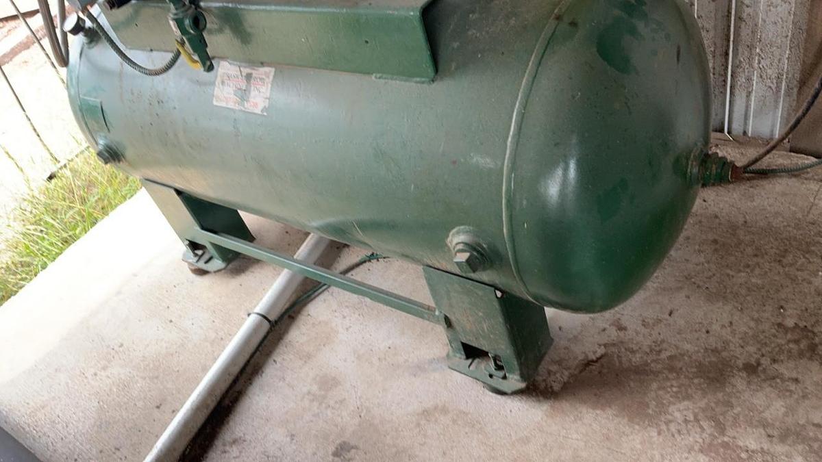 Used Ingersoll Rand 71T2-10E2 Air Compressor