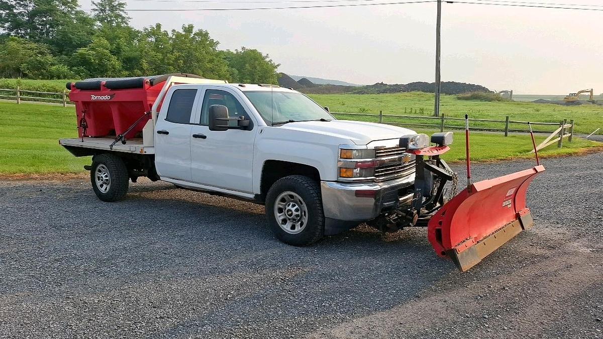 Used 2015 Chevrolet 2500 Flatbed Truck