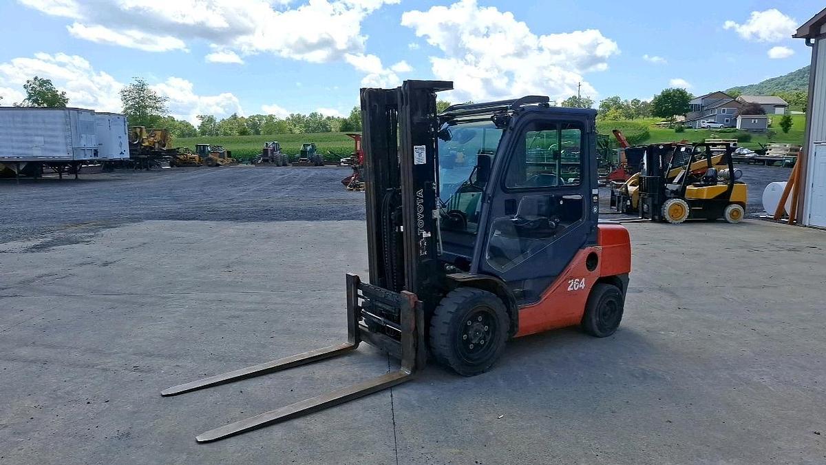 Used Toyota 8FDU30 Forklift