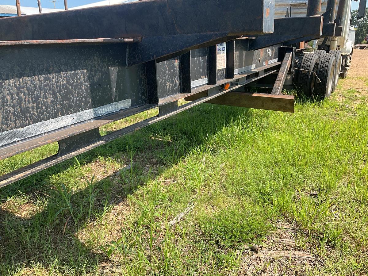 Used 1994 Savannah Log Trailer