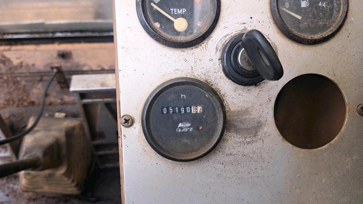 Used 1989 Caterpillar 211 Excavator