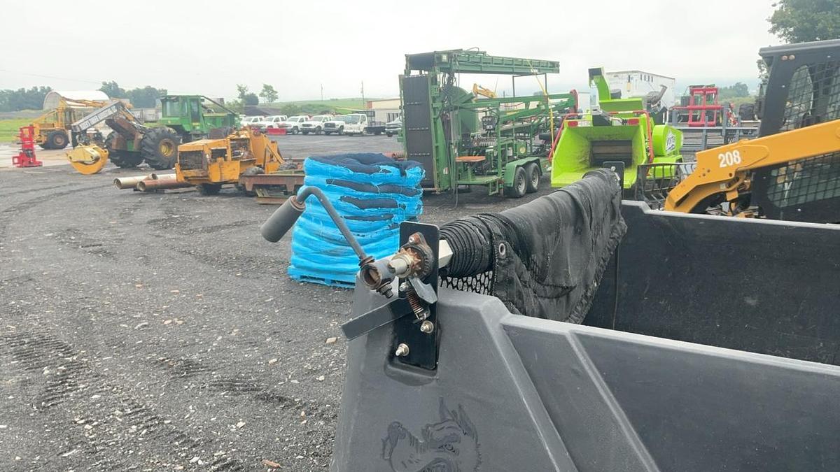 Used Dumper Dogg 5532000 Pickup Bed Insert