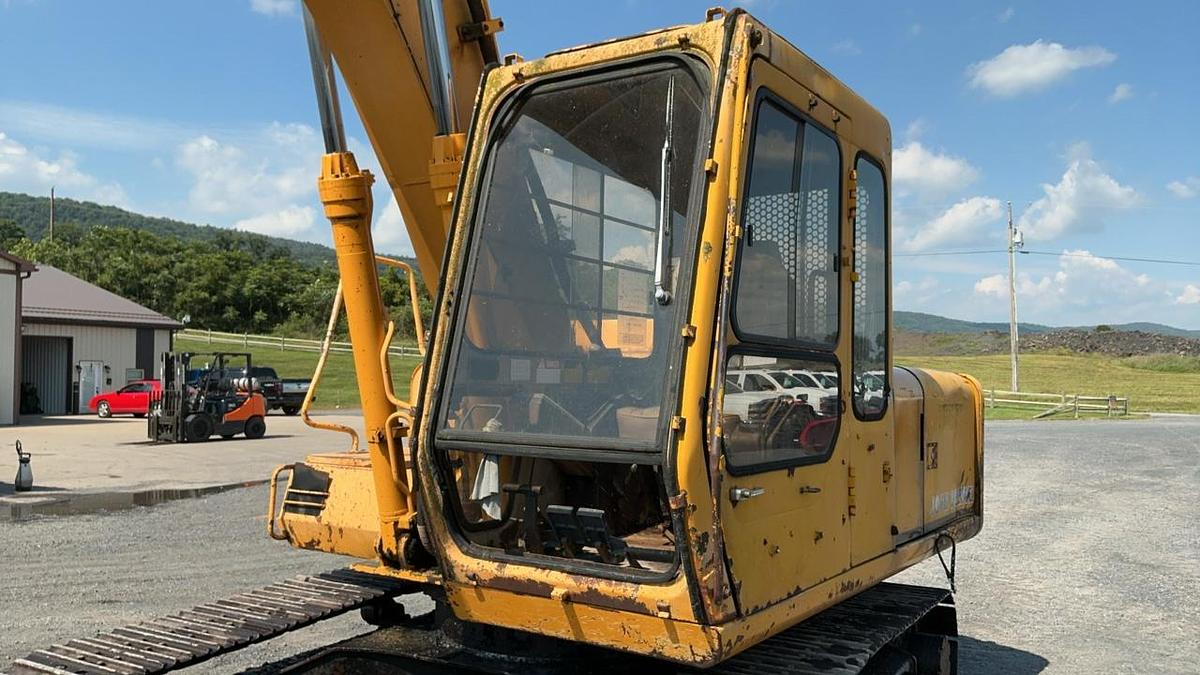 Used 1988 John Deere 490D Excavator