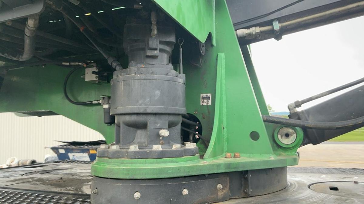 Used 2015 John Deere 335D Knuckleboom